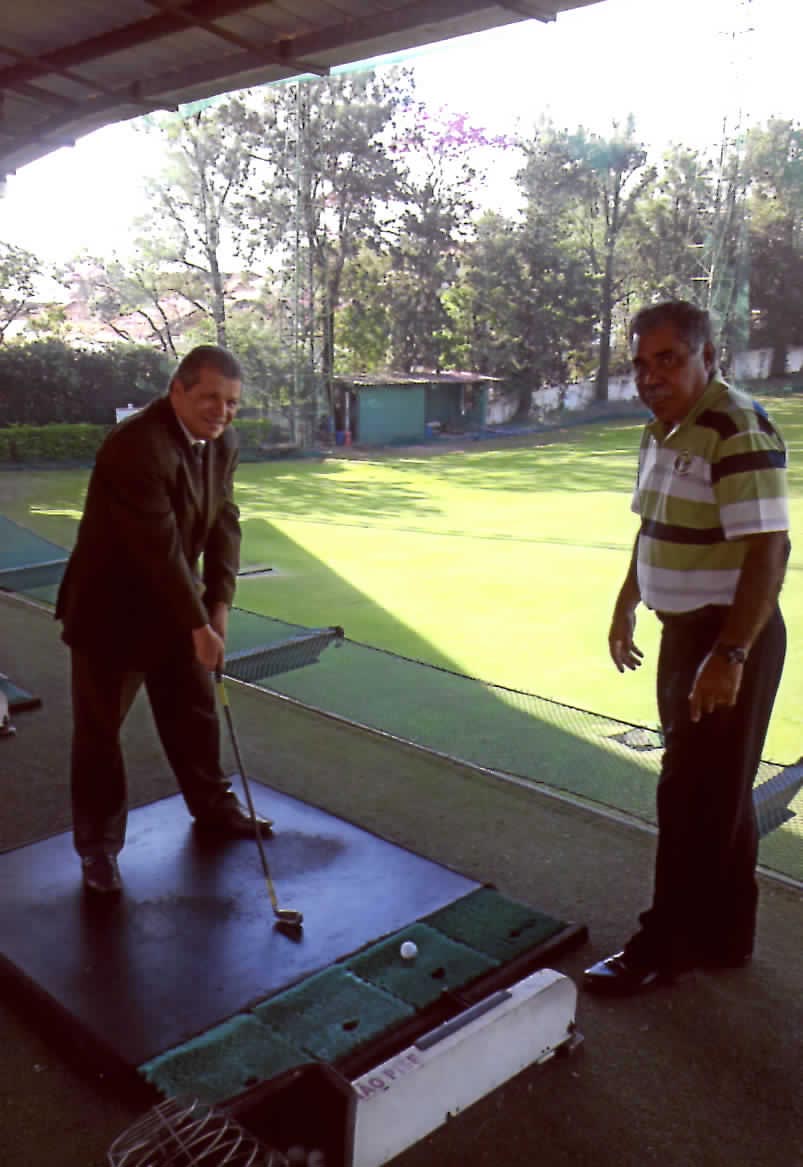Jogando-Golf.jpg